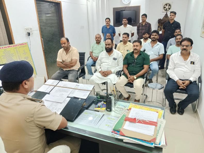 सेकंड हैंड वाहन विक्रेताओं की बैठक में कड़े निर्देश, यातायात…- भारत संपर्क