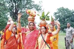 *सावन के तीसरे सोमवार को ऐतिहासिक कांवड़ यात्रा, मुख्यमंत्री की धर्मपत्नी…- भारत संपर्क