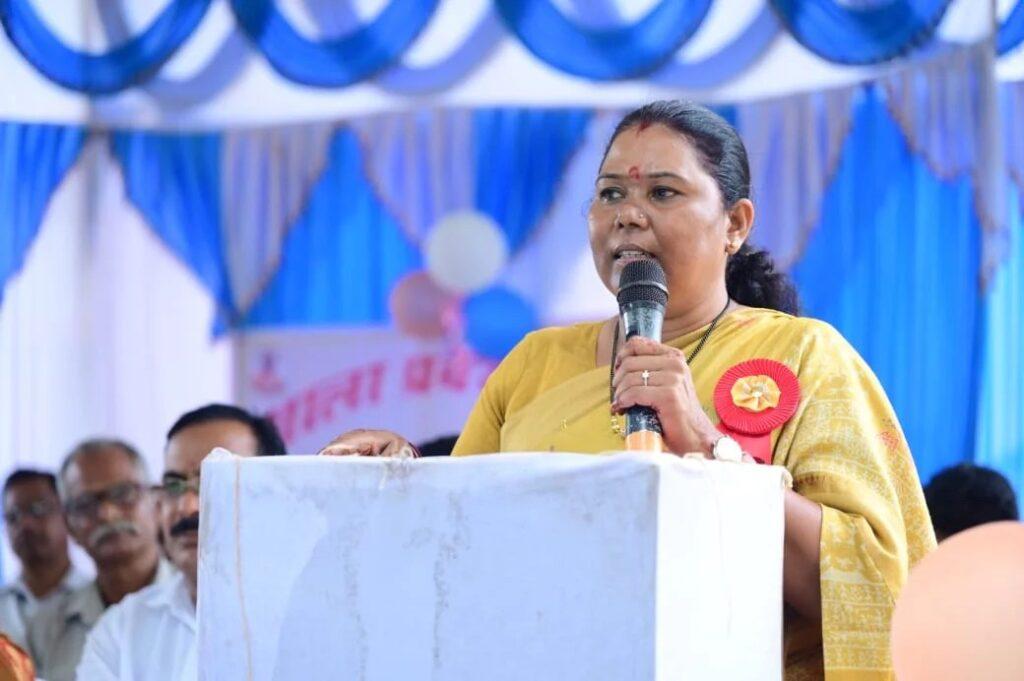 *शाला प्रवेश उत्सव दोकड़ा में शामिल हुई विधायक गोमती साय..प्रत्येक बच्चे को…- भारत संपर्क *शाला प्रवेश उत्सव दोकड़ा में शामिल हुई विधायक गोमती साय..प्रत्येक बच्चे को…- भारत संपर्क