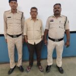 छात्राओं के साथ अश्लील हरकत का आरोपी शिक्षक आखिरकार हुआ…- भारत संपर्क