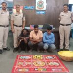 खुडखुडिया जुआ पर पुलिस की दोहरी कार्रवाई, पुलिस ने पकड़े 5 आरोपी, आरोपियों से हजारों … – भारत संपर्क न्यूज़ …