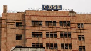 CBSE ने स्कूलों के लिए जारी की नई गाइडलाइन, एक सेक्शन में नहीं होने चाहिए 45 से…