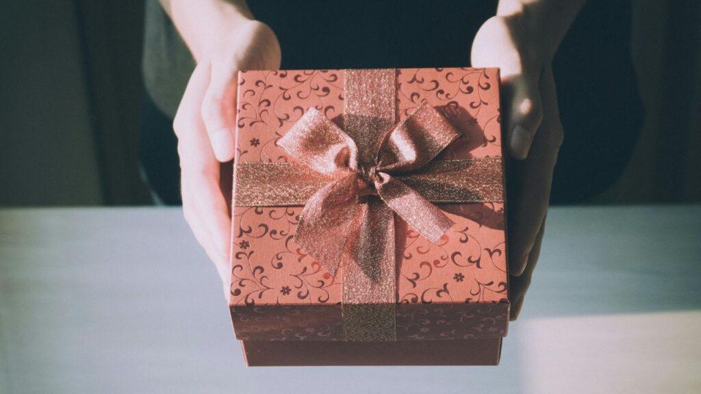 Friendship Day Gift Ideas : 50-100 रुपये में दोस्त हो जाएगा खुश, ये गिफ्ट…