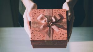 Friendship Day Gift Ideas : 50-100 रुपये में दोस्त हो जाएगा खुश, ये गिफ्ट…