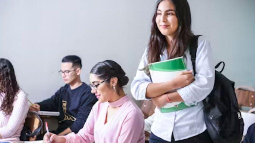 साइंस के स्टूडेंट्स के लिए ग्रेजुएशन में ये हैं पढ़ाई के विकल्प, तुरंत मिलेगी… साइंस के स्टूडेंट्स के लिए ग्रेजुएशन में ये हैं पढ़ाई के विकल्प, तुरंत मिलेगी…