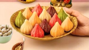 Ganesh Chaturthi 2025: इन 5 अलग-अलग तरीकों से बनाएं बप्पा के फेवरेट मोदक, नोट…
