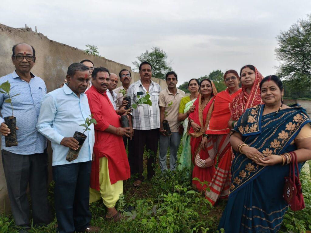रतनपुर में छत्तीसगढ़ सरयू पारीण ब्राह्मण सभा द्वारा एक पेड़…- भारत संपर्क