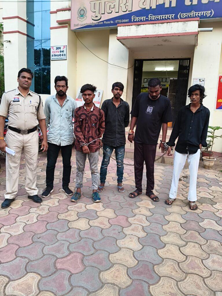 सरकंडा पुलिस का बदमाशों पर शिकंजा, 8 आरोपी गिरफ्तार – धारदार…- भारत संपर्क सरकंडा पुलिस का बदमाशों पर शिकंजा, 8 आरोपी गिरफ्तार – धारदार…- भारत संपर्क