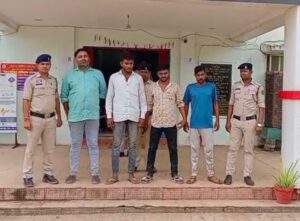 ढाबे में तोड़फोड़ करने वाले चार आरोपी और एक नाबालिग गिरफ्तार- भारत संपर्क