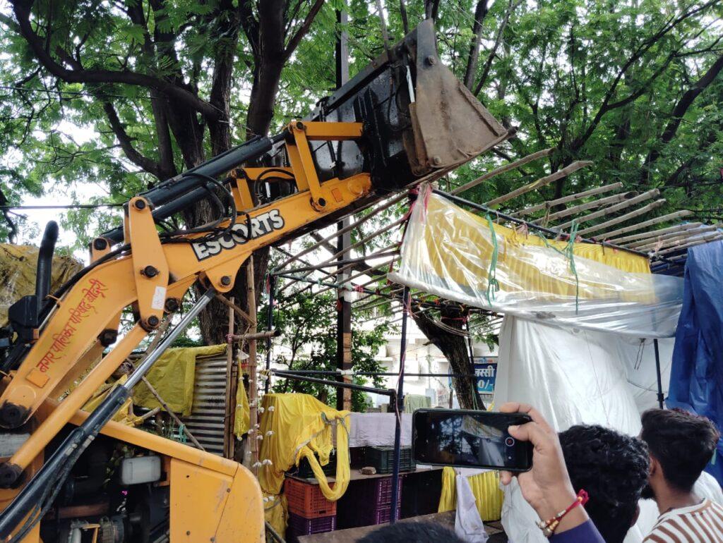 चकरभांठा में अवैध अतिक्रमण के खिलाफ बड़ी कार्रवाई — भारत संपर्क