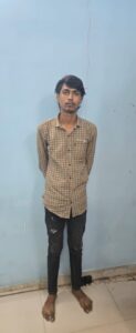 चोरी का मोबाइल बेचने पहुँचा युवक गिरफ्तार, मोबाइल जब्त — भारत संपर्क