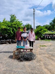 तीन चोर गिरफ्तार, पंप के चोरी गए केबल तार बरामद — भारत संपर्क