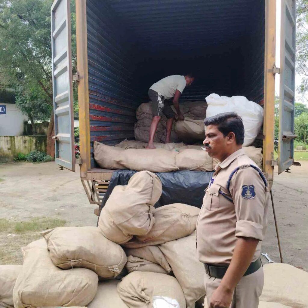 *big breaking:- जशपुर पुलिस के प्रतिवेदन पर, जी .एस. टी. विभाग ने भरवाया ,…- भारत संपर्क *big breaking:- जशपुर पुलिस के प्रतिवेदन पर, जी .एस. टी. विभाग ने भरवाया ,…- भारत संपर्क