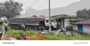 *breaking jashpur:- कोयले से लदी ट्रक बेकाबू होकर घर में घुसी,फिर जो हुआ…- भारत संपर्क