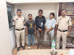 वरिष्ठ अधिकारियों का नाम लेकर गुंडागर्दी करने वाले दो व्यक्तियों और जेसीबी चालक को… – भारत संपर्क न्यूज़ …
