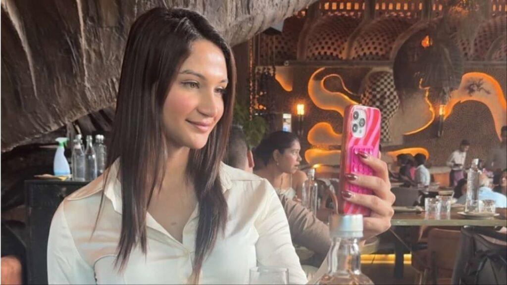 सलमान खान के शो में अनाया बांगर? लड़का से लड़की बनने के बाद Bigg Boss 19 का… – भारत संपर्क सलमान खान के शो में अनाया बांगर? लड़का से लड़की बनने के बाद Bigg Boss 19 का… – भारत संपर्क