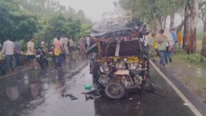 पटना में भीषण सड़क हादसा…ऑटो और हाइवा की टक्कर, 8 लोगों की मौत, 5 घायल