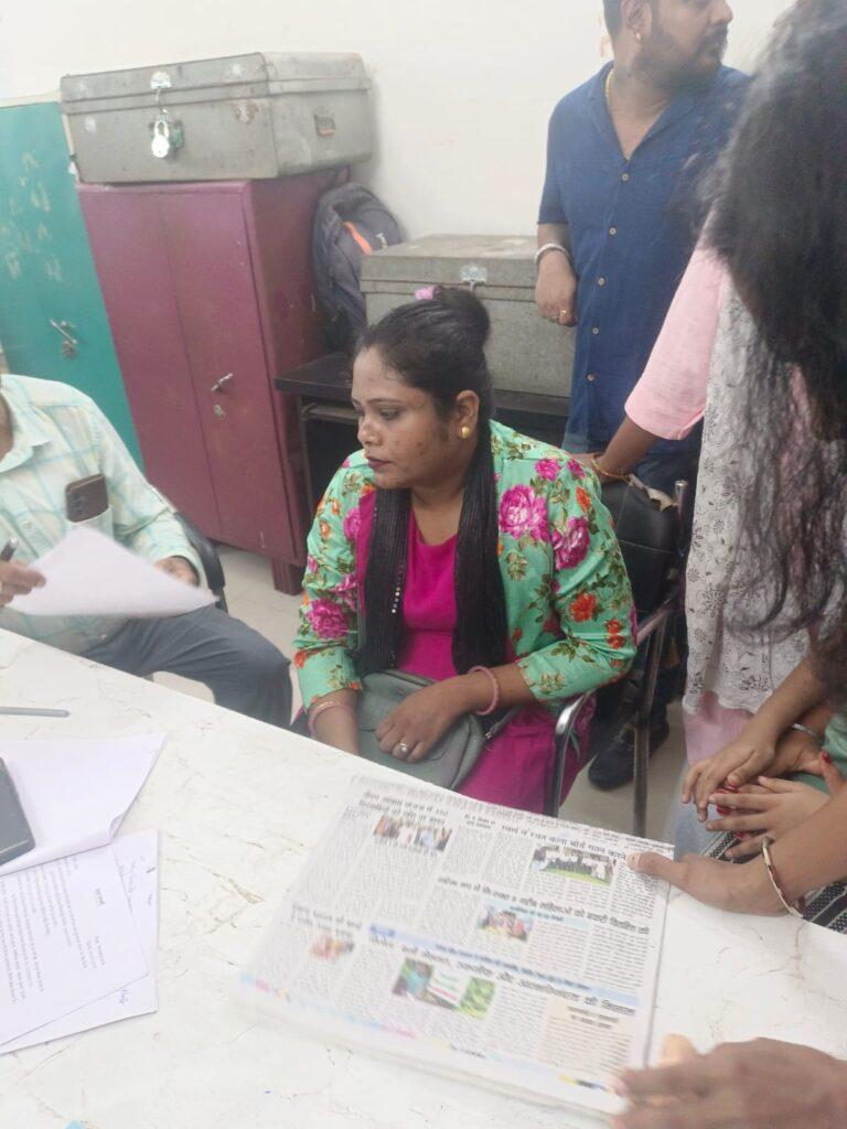 ईसाई बन चुका पति अब अपनी पत्नी और बेटी पर धर्मांतरण के लिए…- भारत संपर्क ईसाई बन चुका पति अब अपनी पत्नी और बेटी पर धर्मांतरण के लिए…- भारत संपर्क