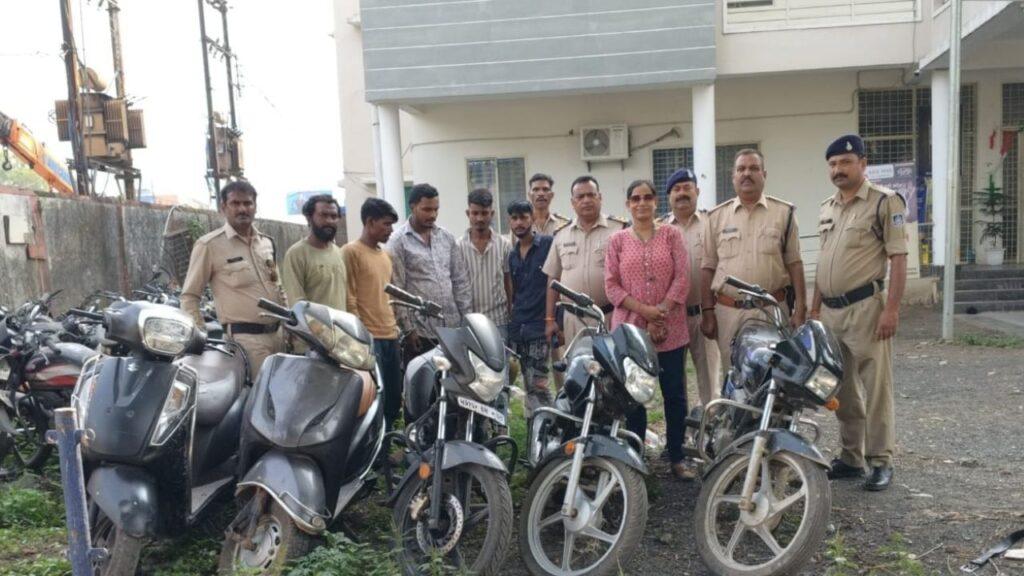 ‘चिरैया’ कर रहा था गाड़ियों की चोरी… पुलिस ने रंगे हाथों धर दबोचा, अब हुआ… – भारत संपर्क ‘चिरैया’ कर रहा था गाड़ियों की चोरी… पुलिस ने रंगे हाथों धर दबोचा, अब हुआ… – भारत संपर्क