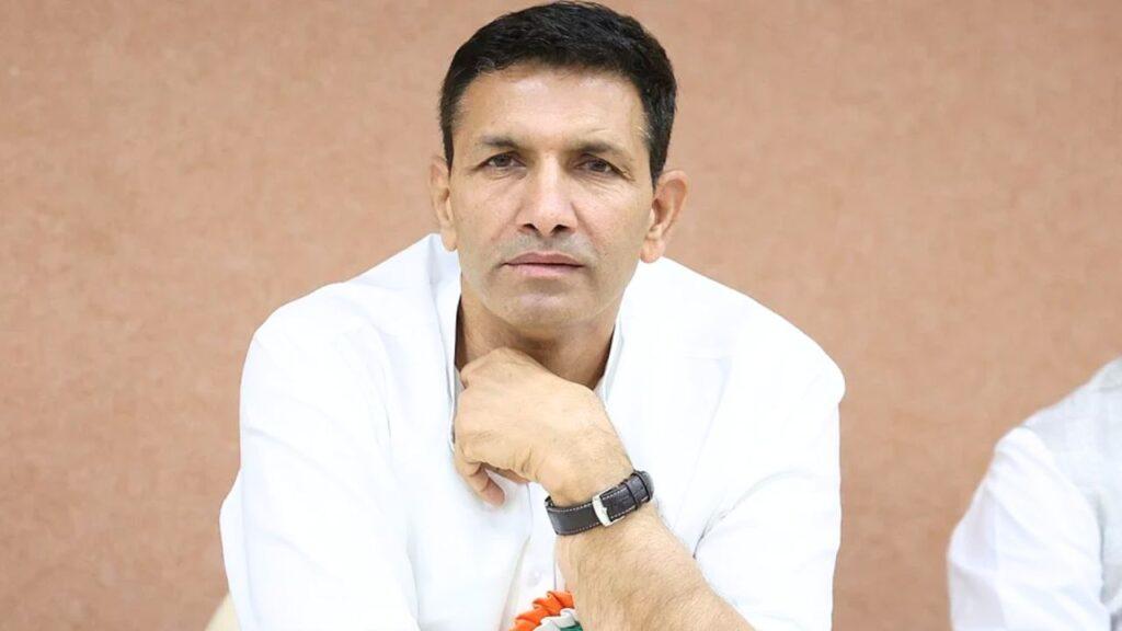 MP कांग्रेस चीफ जीतू पटवारी के घर में घुसे नकाबपोश, CCTV के तार काटे – भारत संपर्क MP कांग्रेस चीफ जीतू पटवारी के घर में घुसे नकाबपोश, CCTV के तार काटे – भारत संपर्क