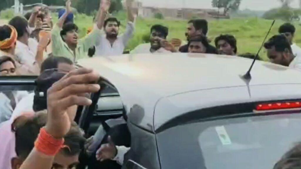 मिर्जापुर: सीट बढ़ाने की मांग कर रहे छात्रों को कुलपति ने कार से कुचला, 2 छ… – भारत संपर्क