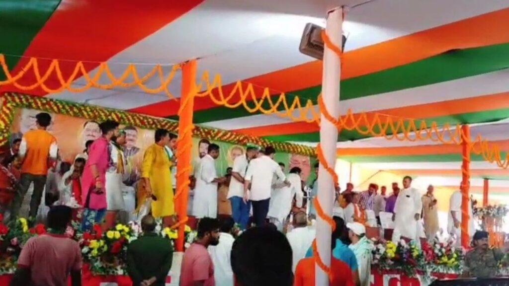 NDA कार्यकर्ता सम्मेलन में हंगामा! आपस में भिड़े पूर्व विधायक और संजीव… NDA कार्यकर्ता सम्मेलन में हंगामा! आपस में भिड़े पूर्व विधायक और संजीव…
