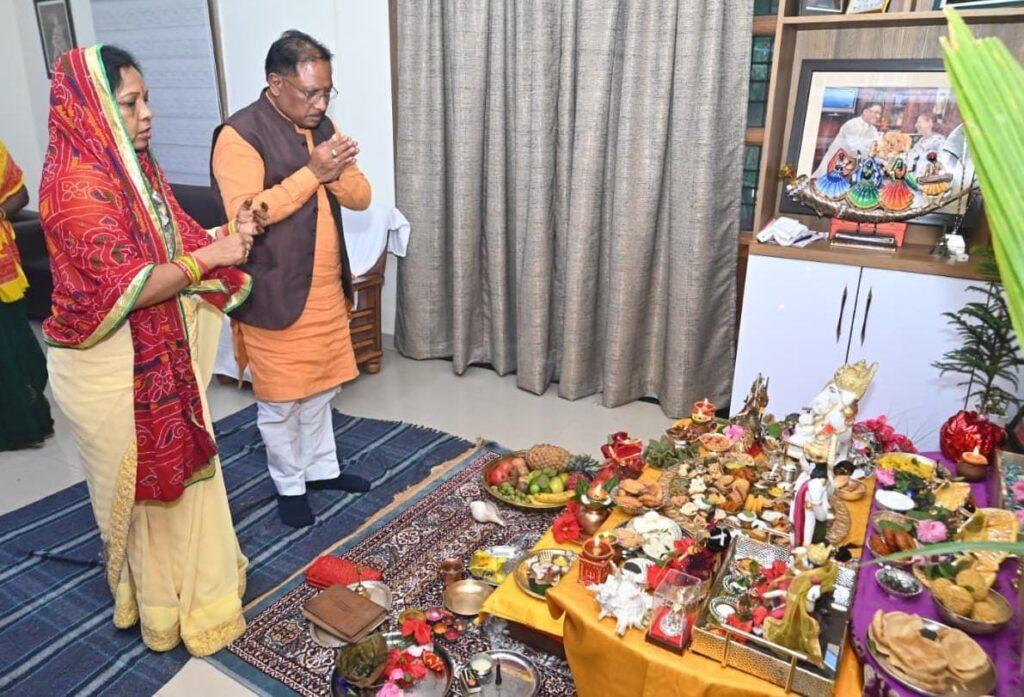 मुख्यमंत्री विष्णु देव साय ने की गोवर्धन पूजा, प्रदेश की सुख-समृद्धि और खुशहाली की कामना की – भारत संपर्क न्यूज़ …