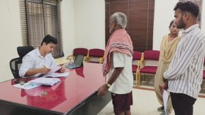 रायगढ़ जनदर्शन में सुनी गईं नागरिकों की समस्याएँ: अपर कलेक्टर ने PM आवास, राजस्व और … – भारत संपर्क न्यूज़ …