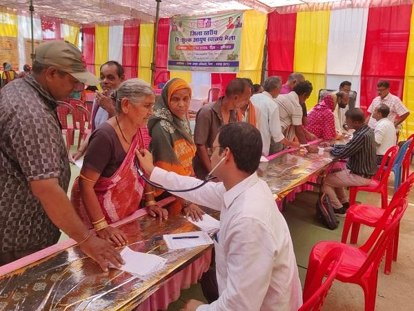 गढ़उमरिया में जिला स्तरीय आयुष स्वास्थ्य मेला आयोजित, 855 मरीजों का हुआ उपचार – भारत संपर्क न्यूज़ … गढ़उमरिया में जिला स्तरीय आयुष स्वास्थ्य मेला आयोजित, 855 मरीजों का हुआ उपचार – भारत संपर्क न्यूज़ …