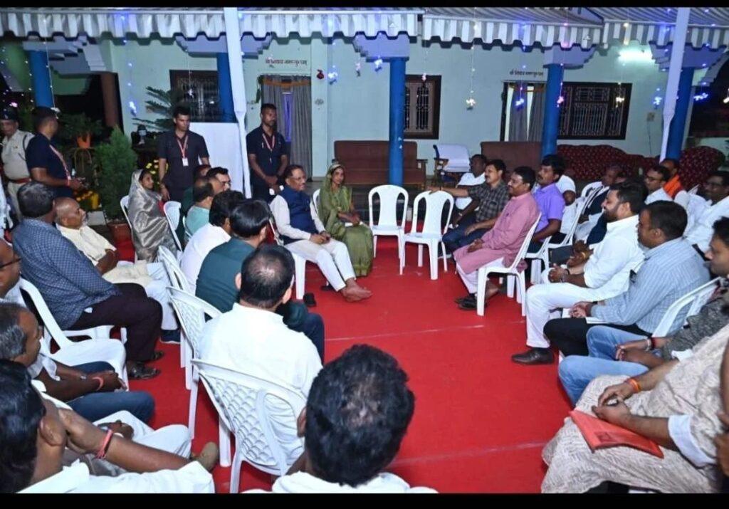*मुख्यमंत्री विष्णुदेव साय ने सुनी पार्टी कार्यकर्ताओ की मन की बात, कहा…- भारत संपर्क *मुख्यमंत्री विष्णुदेव साय ने सुनी पार्टी कार्यकर्ताओ की मन की बात, कहा…- भारत संपर्क