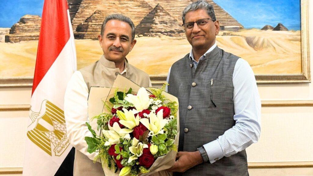 PM मोदी का विशेष दूत बनकर काहिरा पहुंचे कीर्ति वर्धन सिंह, गाजा पर पीस समिट में… – भारत संपर्क PM मोदी का विशेष दूत बनकर काहिरा पहुंचे कीर्ति वर्धन सिंह, गाजा पर पीस समिट में… – भारत संपर्क