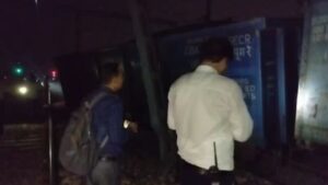मथुरा में मालगाड़ी डिरेल, 12 डिब्बे पटरी से उतरे; दिल्ली-आगरा रूट हुआ बाधित… – भारत संपर्क