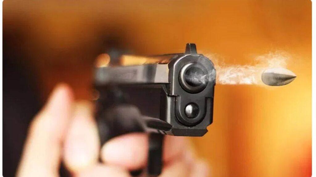 पटना में सरेआम फायरिंग… स्कॉर्पियो सवार बदमाशों ने दो युवकों को मारी…