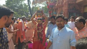 Raigarh: देवांगन समाज ने निकाली बूढ़ी माई की भव्य कलश यात्रा, ओड़िसा की झंकिया रही… – भारत संपर्क न्यूज़ …
