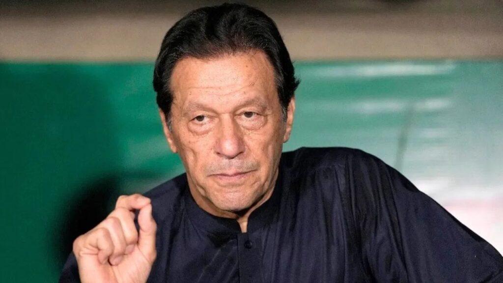 खाने में खजूर, धोबी का काम…जेल के भीतर कैसी है इमरान खान की जिंदगी? – भारत संपर्क