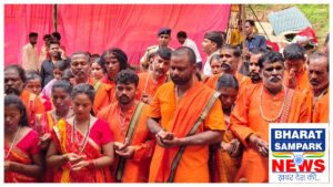 काशी से 419 किमी पैदल चलकर मैनपाट के चोरकीपानी धाम पहुंचे कांवड़िए, किया जलाभिषेक